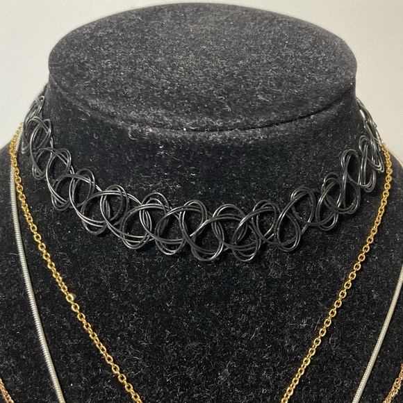 Assorted Jewelry Collection - Picture 7 of 9